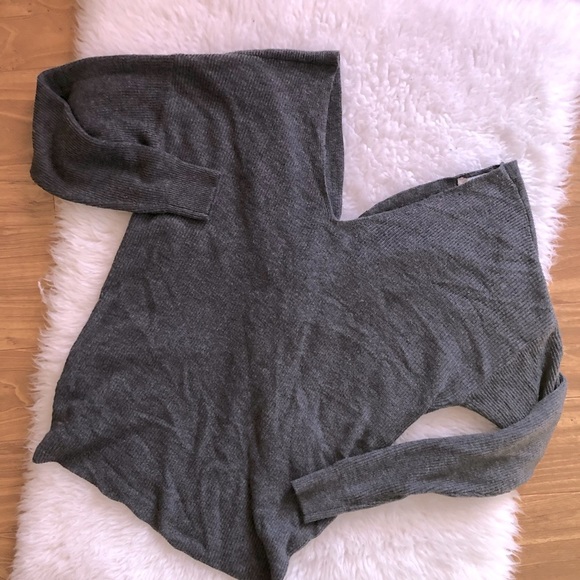 Bar III 2~Ways Wear Twisted back Long Sleeve Top - Picture 4 of 4